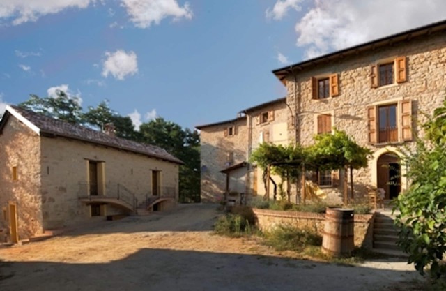 Giacomina - Converted stone barn, mountain village, spectacular views, pool