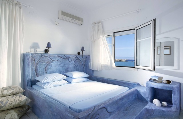 Gialos house on the beach