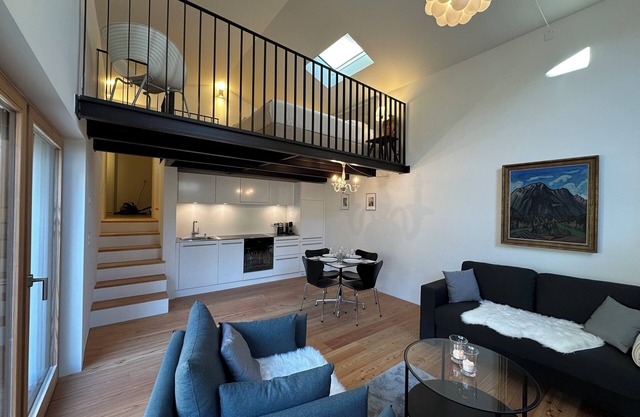 Giardin Apartment: Garden Bliss, Wellness, and Historic Elegance