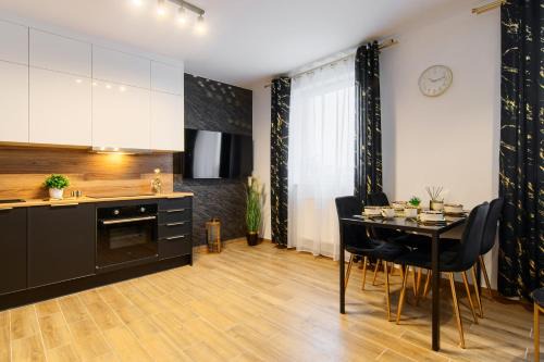 Gicek Apartament 15A bezpłatny PARKING Faktura VAT 4 osobowy K-S SSE