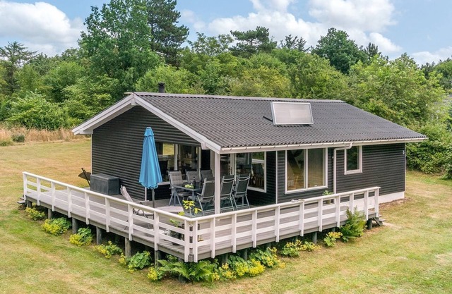 "Giertrud" - 500m from the sea by Interhome