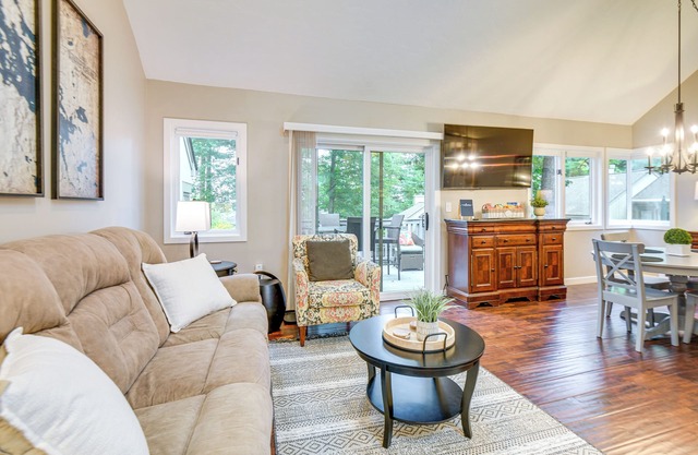 Gilford Townhome w/Lakefront Beach & Pool Access!