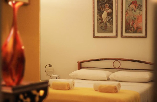 Giljana ensuite rooms shared terrace & kitchen