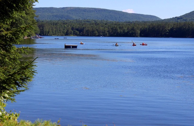 Gilmanton vacation cottage rental with 200 ft. water frontage on Crystal Lake,