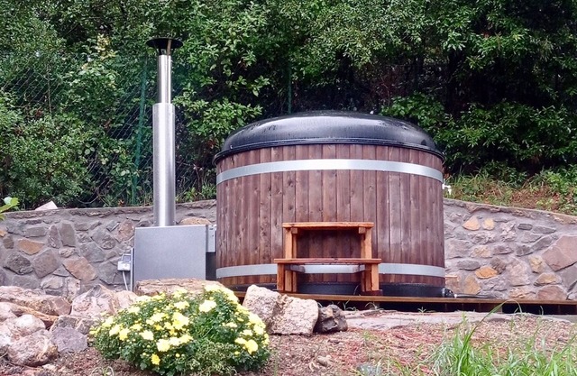 Gipsy Caravan in Tuscany (& Hot-tub)