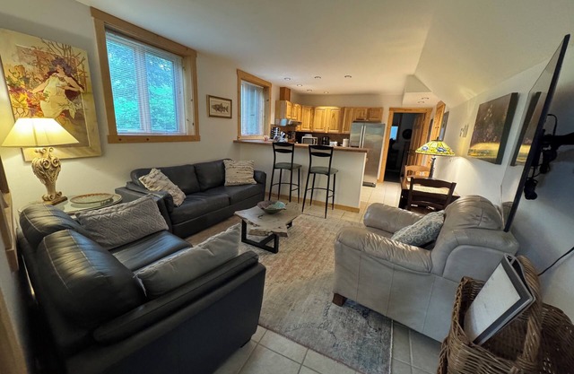 Girdwood Alaska rental near ski resort. Customers rave: so cute, clean and cozy!