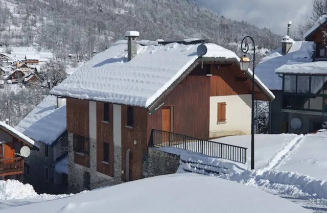 Gîte at the foot of the slopes and close to hiking trails