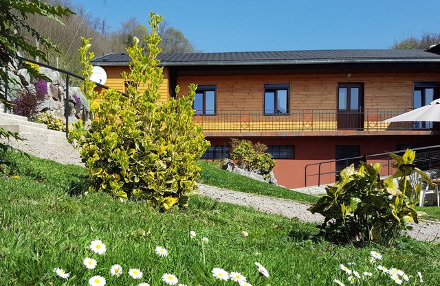 Gite 3* : terrace, 1500 m² of garden, city center only 5 min on foot