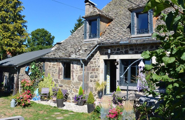 Gite Anglards-de-Salers, 2 bedrooms, 4 persons