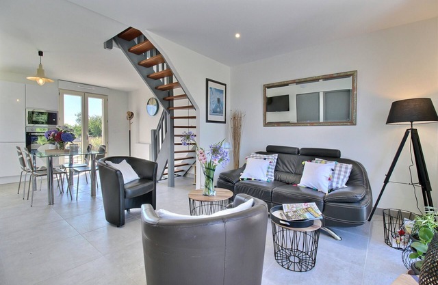 Gîte "ARC EN CIEL" GREEN by the sea and in the countryside 10 minutes from the beaches