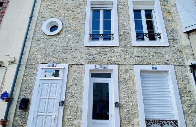 Gîte "Au bord des Embruns" 4 to 6 Pers in the heart of the Landing Beaches.