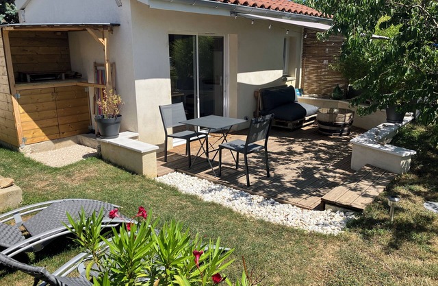 Gite "bambou" Avec Piscine