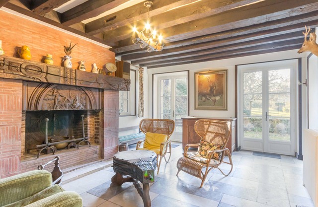 Gite Bazoches-sur-Guyonne, 6 bedrooms, 10 persons