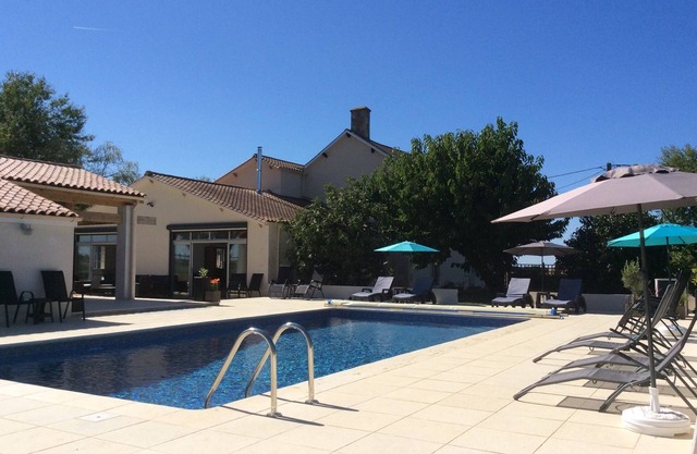 Gite Beauvais, beautifully renovated house, heated pool, Vendee/Deux Sevres area