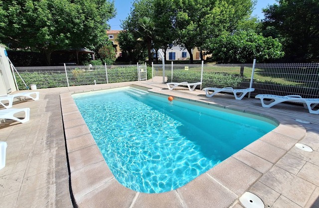 GITE BOYER BAS (2-10 pers) With SWIMMING POOL and SPA