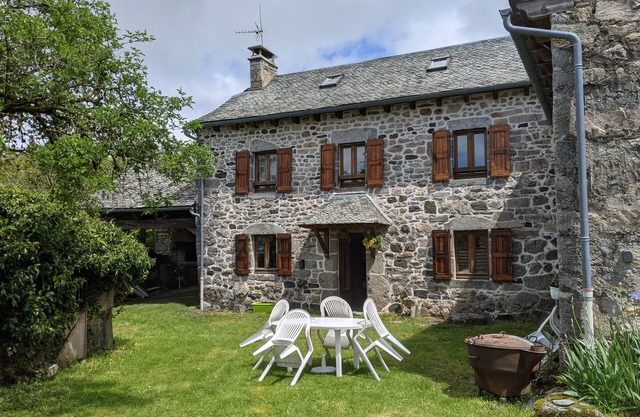 GITE DE CROZILLAC - AUBRAC - 6 PEOPLE