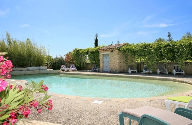 Gite for 8 people in Provencal house with swimming pool in Provence!