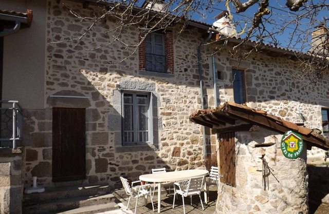 Gite Glénat, 2 bedrooms, 4 persons