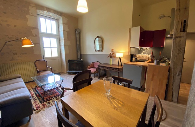 Gite in a historic monument. Ideal for recharging your batteries in Burgundy.