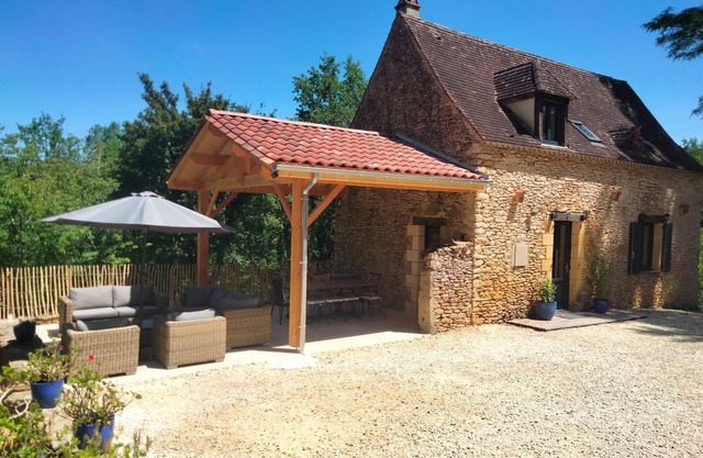 GITE "LES CHEVREUILS" IN THE HEART OF PERIGORD NOIR