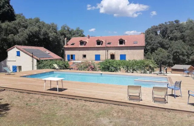 Gite Prunelli au Calme Avec Piscine