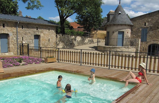 Gite Roussennac, 4 bedrooms, 10 persons