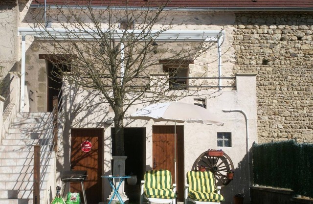 Gite Saint-Germain-de-Salles, 2 bedrooms, 4 persons