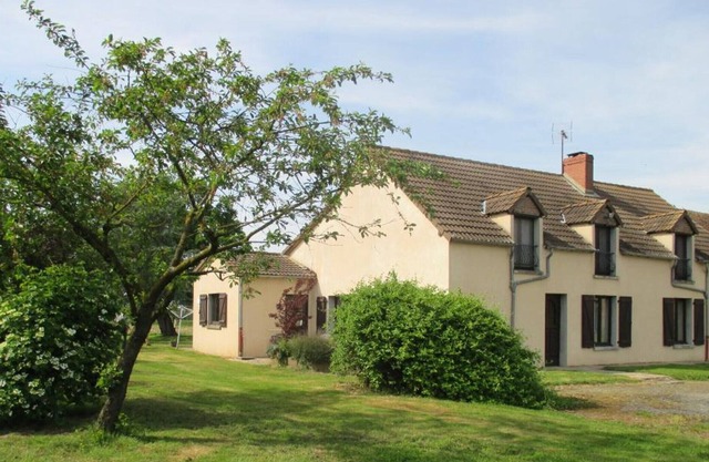 Gite Saint-Palais (Allier), 5 bedrooms, 10 persons