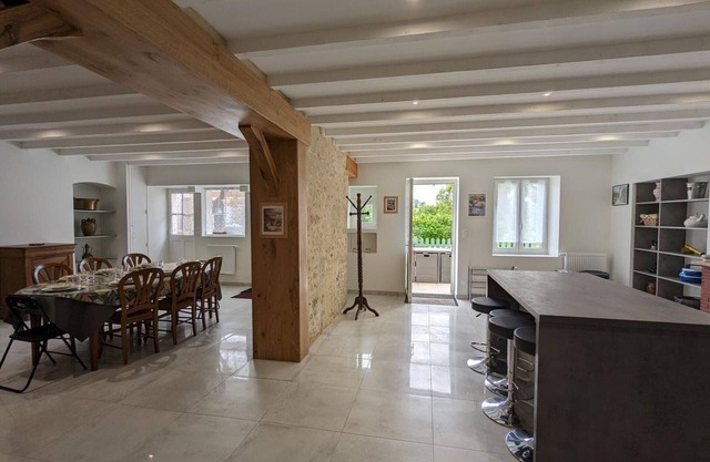 Gite Saint-Gourson, 4 bedrooms, 8 persons