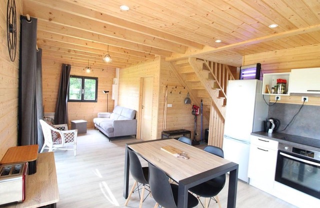 Gite Teissières-lès-Bouliès, 3 bedrooms, 6 persons