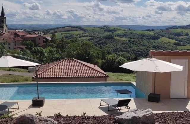 Gite TT Confort Proche Millau/Roquefort VUE Panoramique Piscine Chauffee