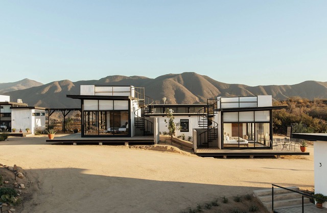 Glamorous modern boutique 6 BR property, with rooftop views