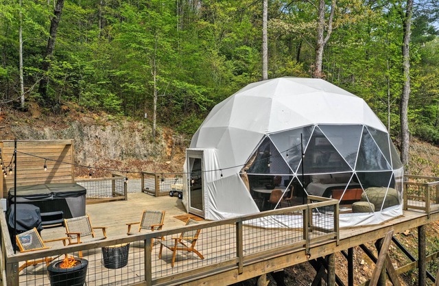 Glamp Blue Ridge - Dome 4. Escape to a dome on the falls