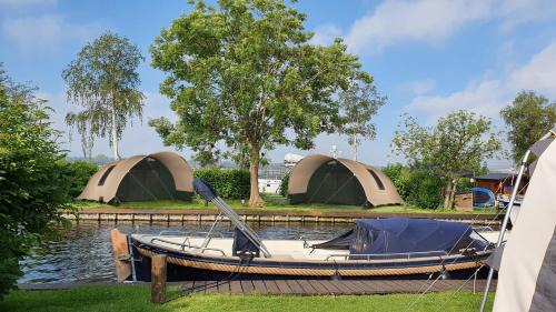 Glamping at the water, close to Amsterdam