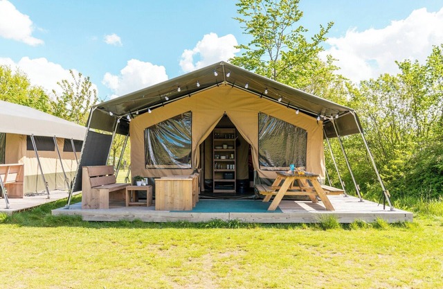 Glamping by the Water in Zelhem