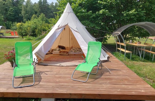 Glamping Fluffy Horns - Glempings Pūkainie Ragi