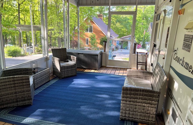 Glamping with a lake view on Lake Hartwell, 30 minutes from Clemson University