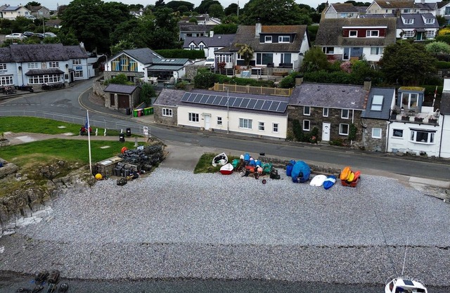 Glan Y Don Moelfre - sleeps 6 guests in 3 bedrooms