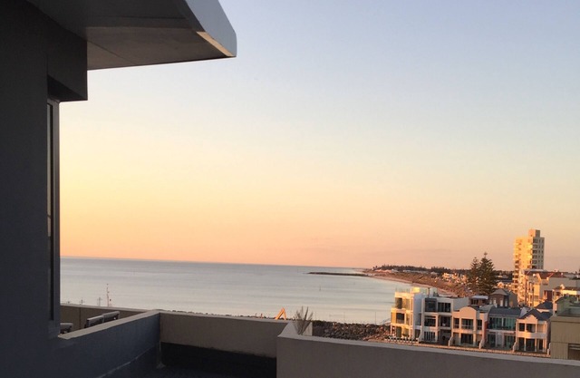 Glenelg Penthouse with BEACH & Park views -wifi parking