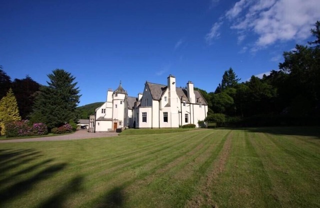 GLENFARG HOUSE, family friendly, with a garden in Glenfarg