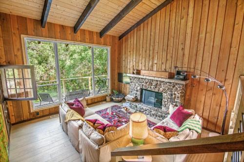 Glenwood Springs Mountain Getaway with Hot Tub and Riverfront