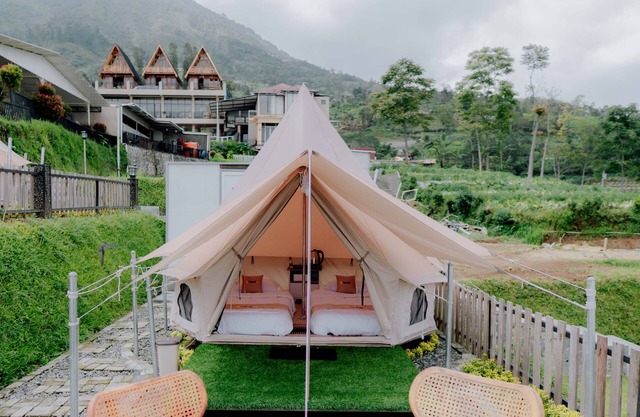 Glmaping Telaga Menjer By Travelink