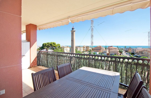 Global Properties: Apartment with large terrace and pool