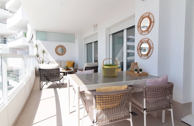 Global Properties: Nice apartment with terrace in Gran Canet