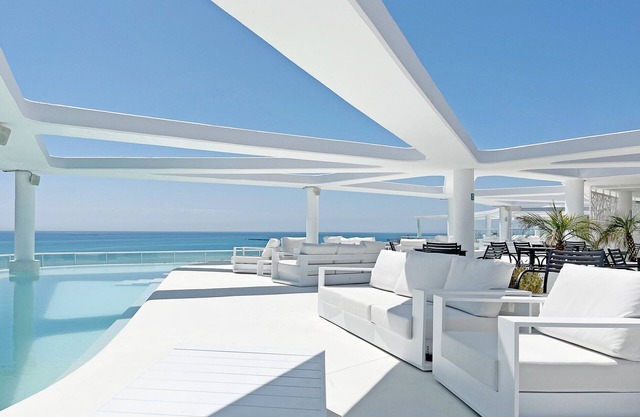 Global Properties: Modern flat with two terraces with sea and mountain views