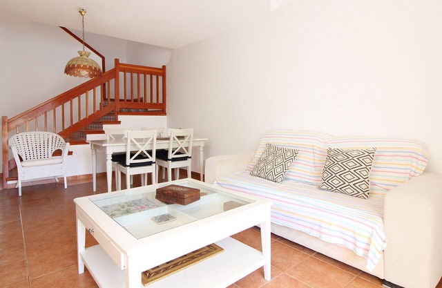 Global Properties: Townhouse on the beach with pool