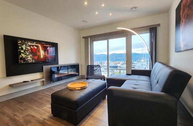 GLOBALSTAY. Paradise Marina Place