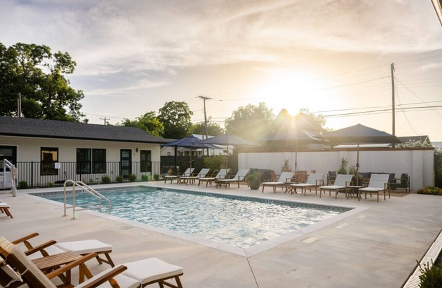 Gloria Inn-5 minutes from Baylor and 2 Blocks to Magnolia