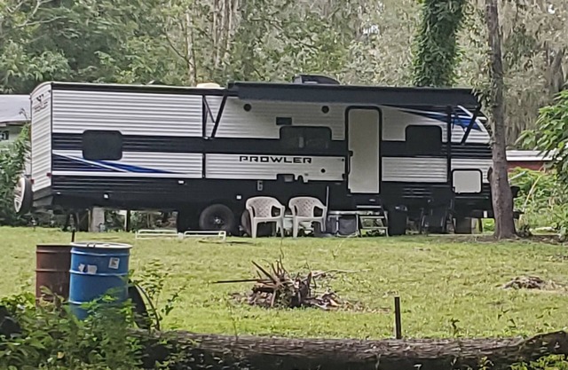 Go glamping on the Withlacoochee river in beautiful Nobleton Fl.