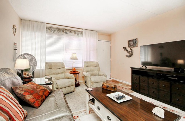 Gold Coast Condos 105